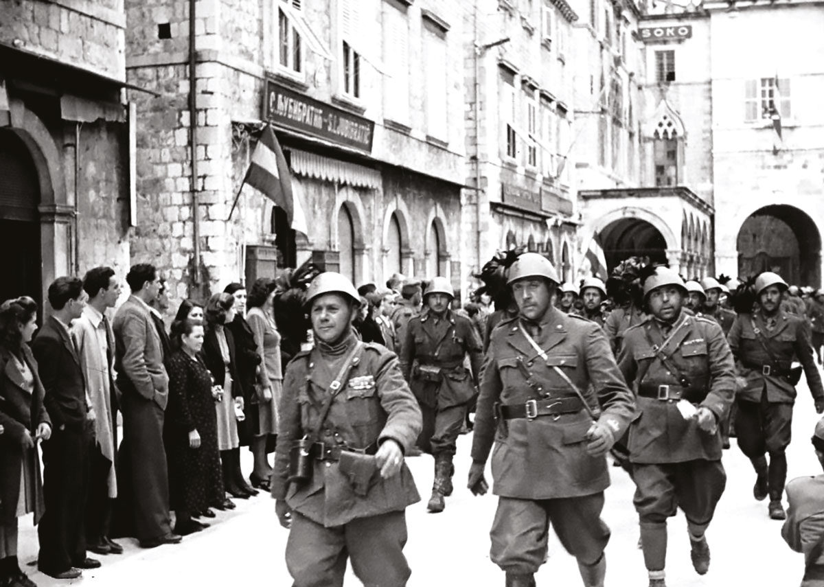 Рим вторая мировая. Операция Италии в ,Югославии 1941. Итальянские берсальеры 1941.